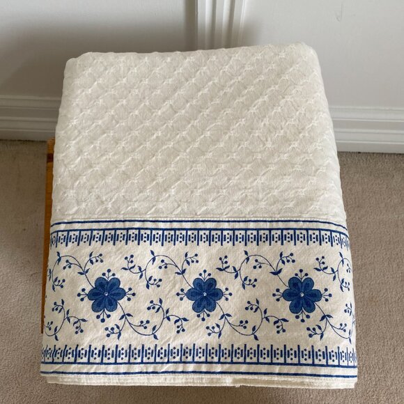 Table Cloth Blue Floral Trim - Picture 1 of 6